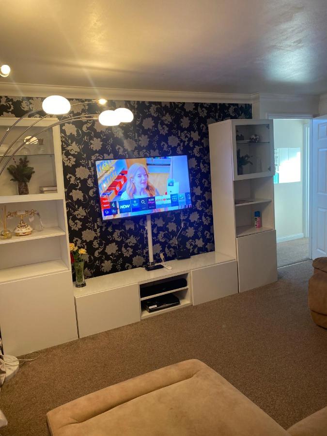 דאגנהאם Lovely 2 Bed Flat/Apt In East London- Nice Estate. מראה חיצוני תמונה