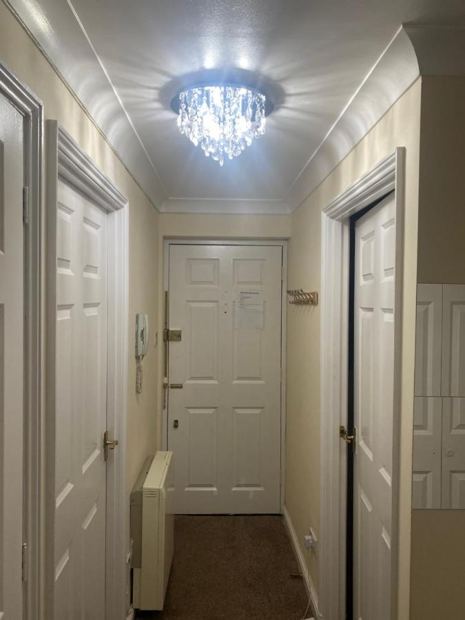 דאגנהאם Lovely 2 Bed Flat/Apt In East London- Nice Estate. מראה חיצוני תמונה