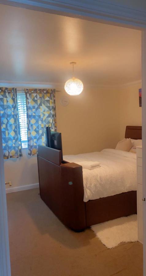 דאגנהאם Lovely 2 Bed Flat/Apt In East London- Nice Estate. מראה חיצוני תמונה