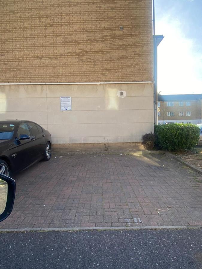 דאגנהאם Lovely 2 Bed Flat/Apt In East London- Nice Estate. מראה חיצוני תמונה