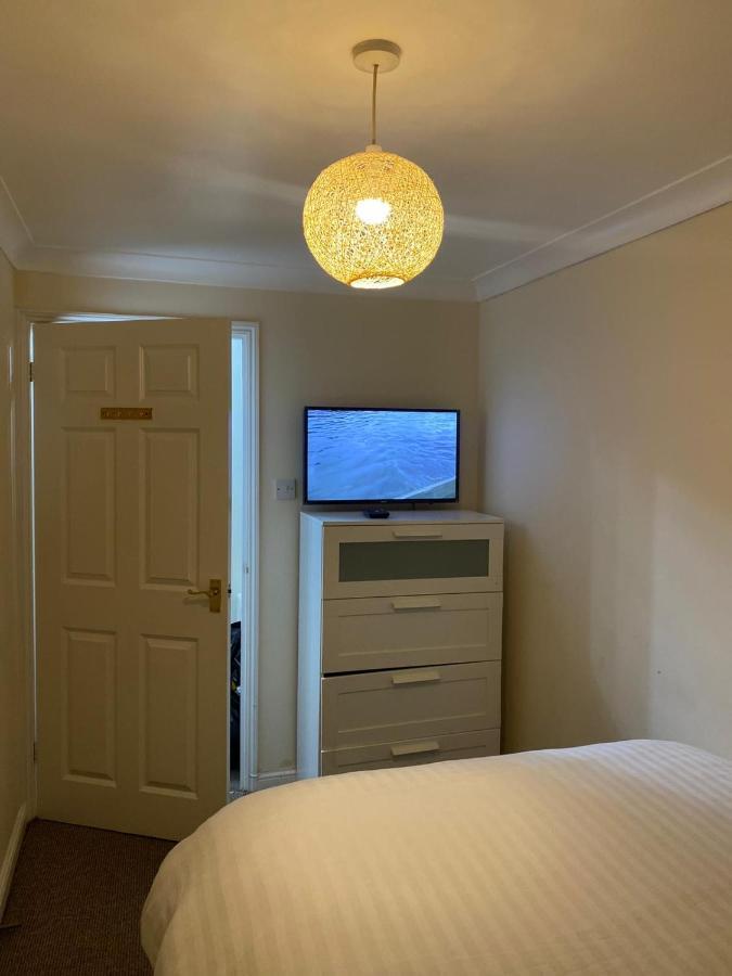 דאגנהאם Lovely 2 Bed Flat/Apt In East London- Nice Estate. מראה חיצוני תמונה