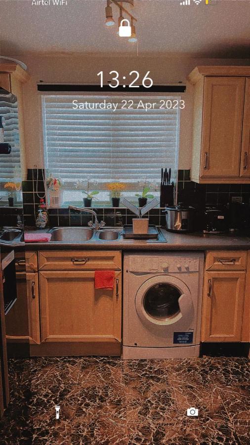 דאגנהאם Lovely 2 Bed Flat/Apt In East London- Nice Estate. מראה חיצוני תמונה